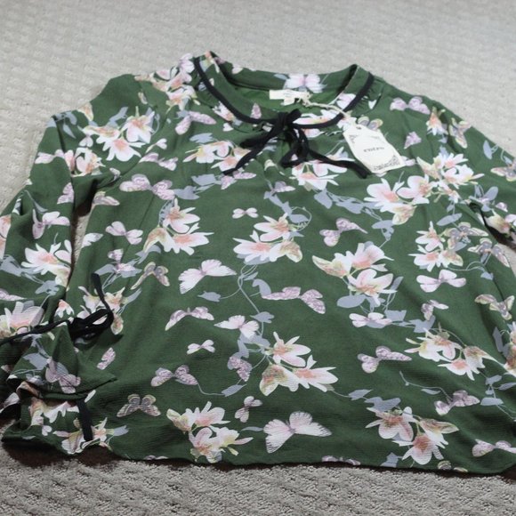 NWT entro Size Large Crepe Green and Pink Floral Blouse - Picture 1 of 6